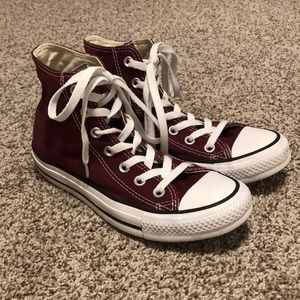 women’s maroon hightop converse